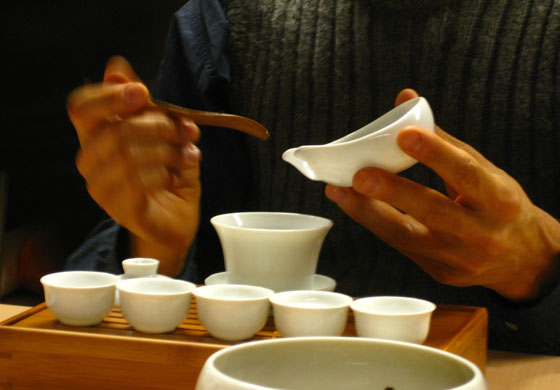 Gongfucha with gaiwan 盖碗泡茶