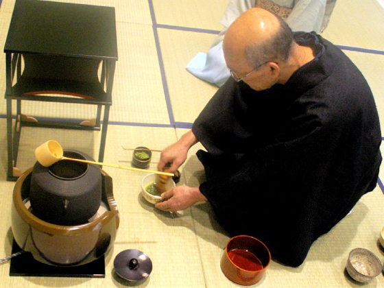 Libreria Equilibri Master Murayama Kazuie Tea Art Performance 村山先生 茶の湯